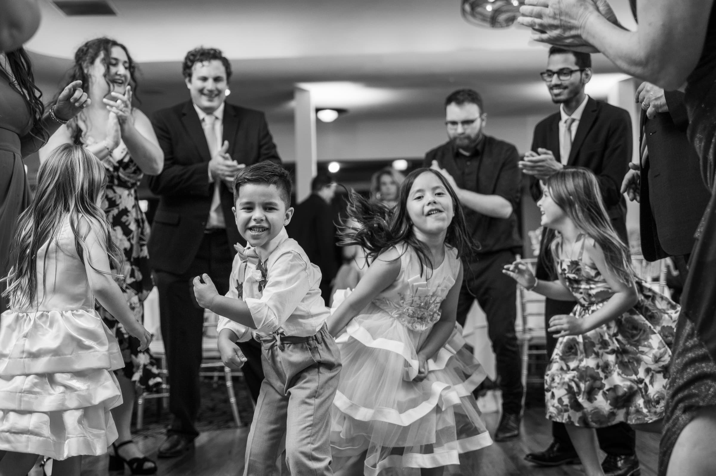 Dancing at Club 86 in Geneva, NY | Finger Lakes Wedding Photography