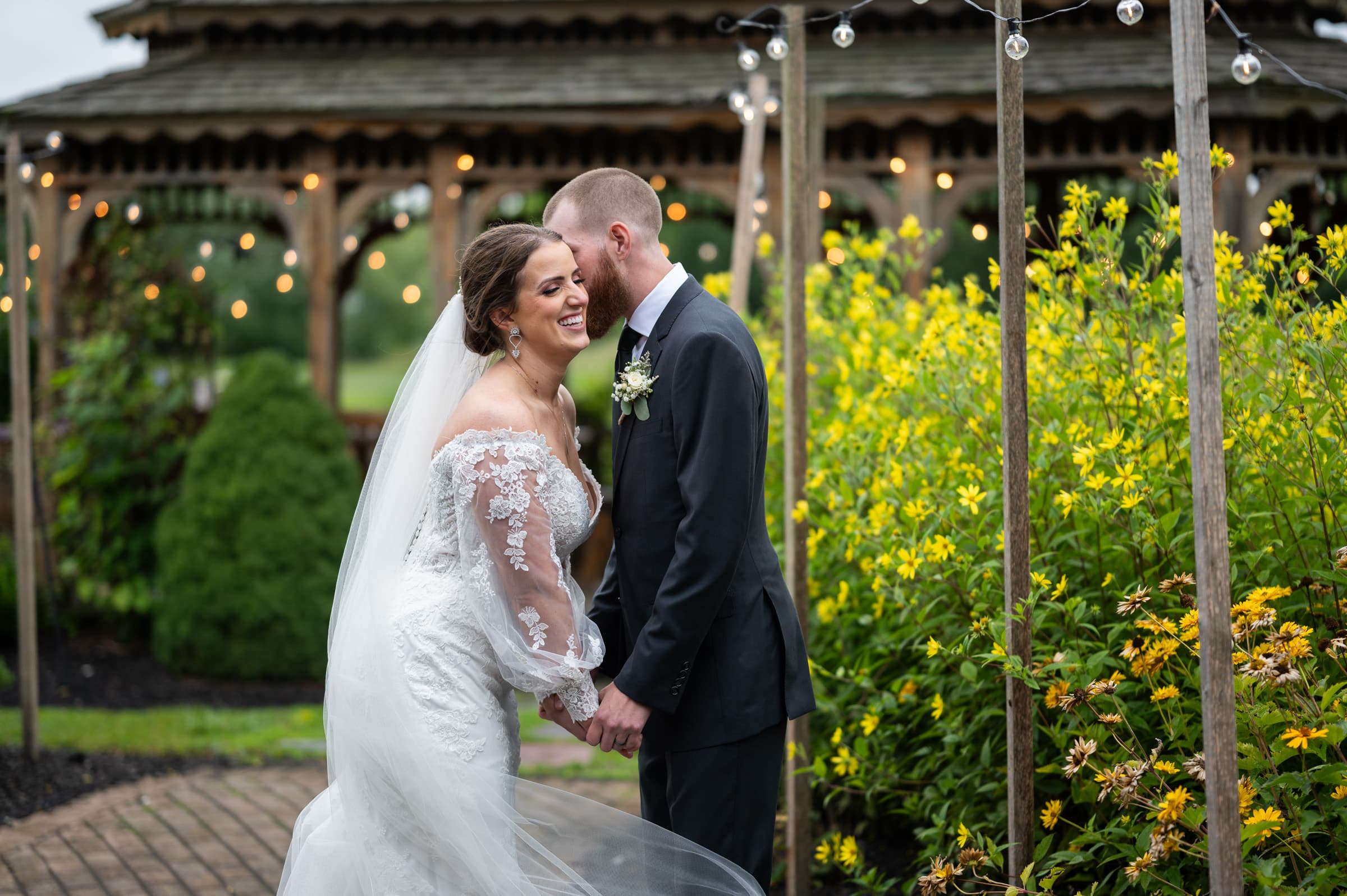 Couple at Timberlodge at Arrowhead in Akron, NY | Western New York Wedding Photography