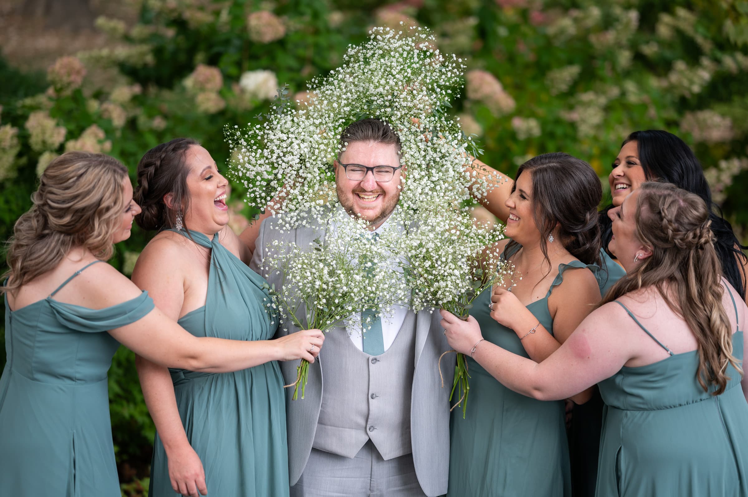 Group Photo at Delaware Park in Buffalo, NY | Buffalo Wedding Photography